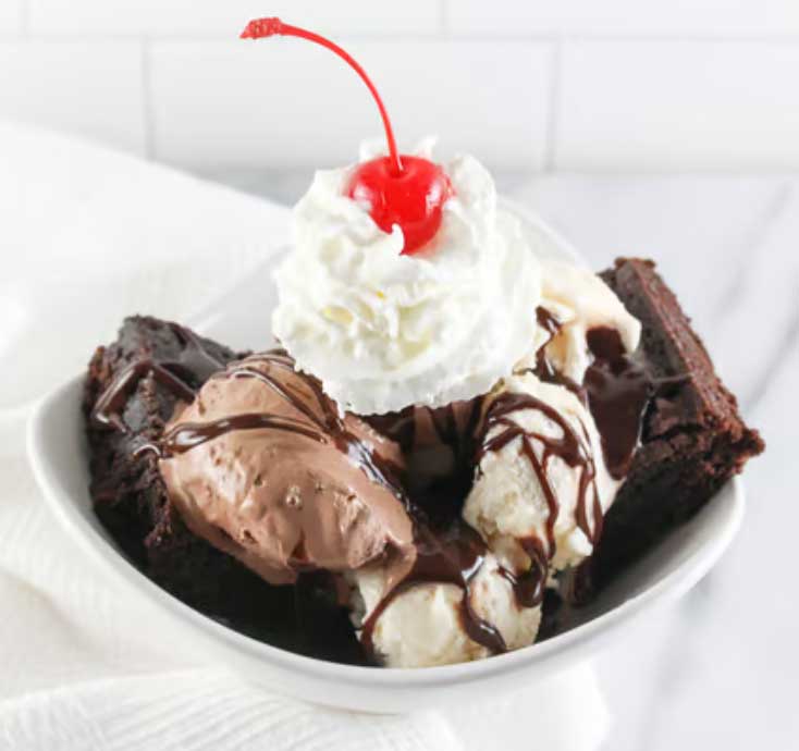 ice cream on brownies